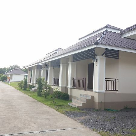 Samsiri Resort Korat Nakhon Ratchasima Bagian luar foto